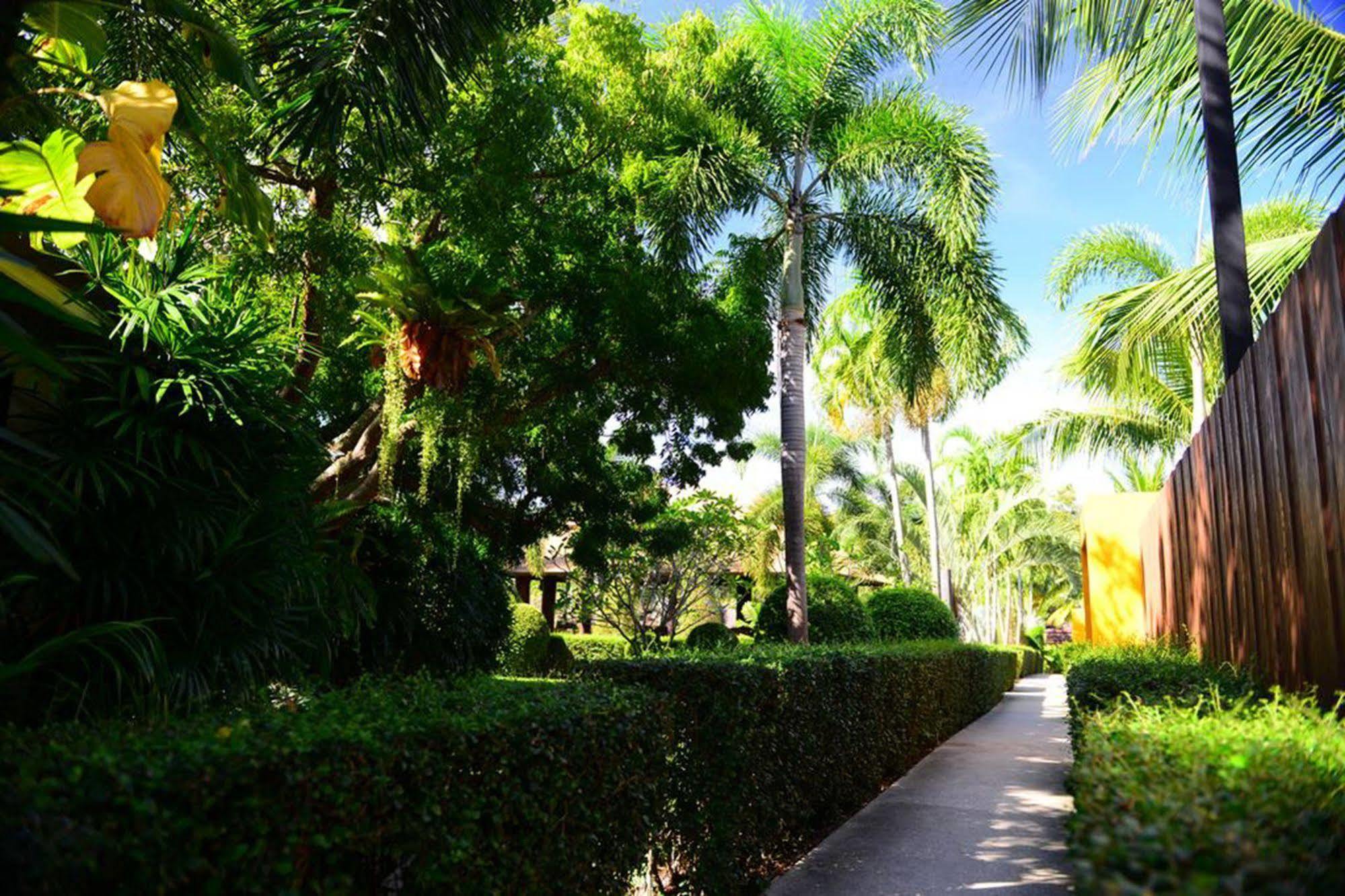 Naiharn Garden Villa Phuket Kültér fotó